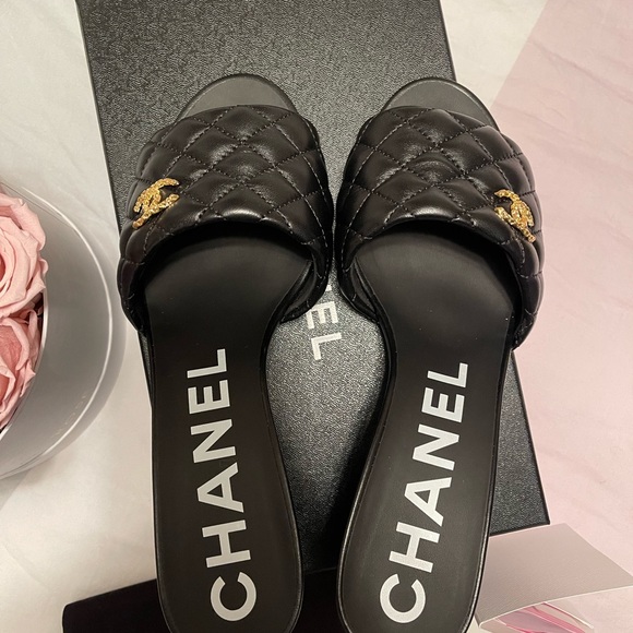 SOLD SOLD Chanel sold out 22P size 40 black shoes brand new in box - Picture 4 of 8